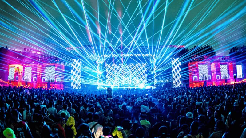 Stage & Lighting Setup